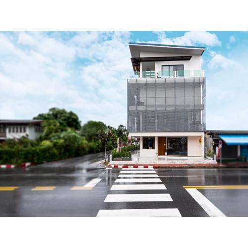 Moonlight Cafe and Hotel