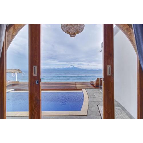 Moontana Beachfront Villa