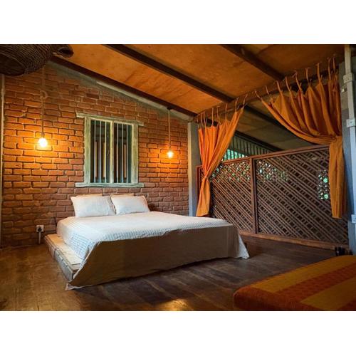 Moss Forest Cabin Hike&River Escapes with veg meals