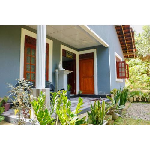 Mountain Breeze Inn Midigama