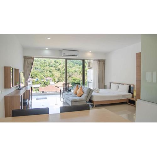 Mountain Loft 700m from Beach [Pool & Gym]