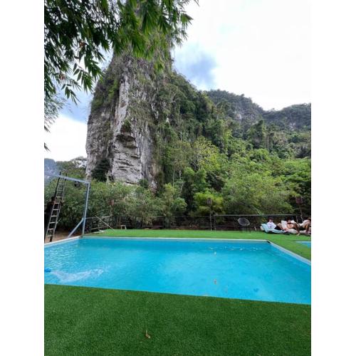 Mountain View Party Hostel