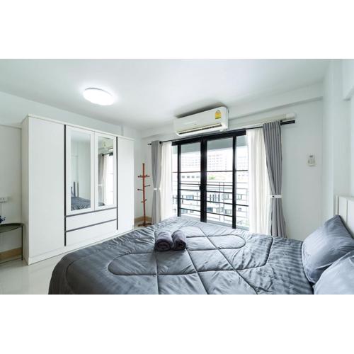 Mountain View with Swimming Pool Condo Near Nimman