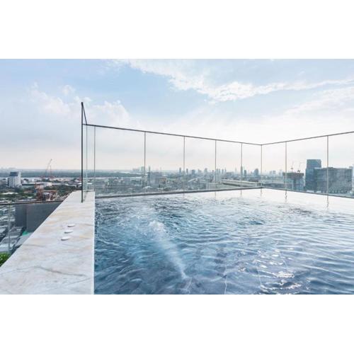 MRT Queen 15m One Stop Direct to BTS ASOK Borderless Swimming Pool