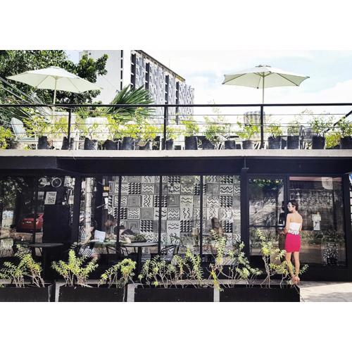 Murals Hostel and Cafe