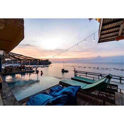 Mushroom Beach Bungalows