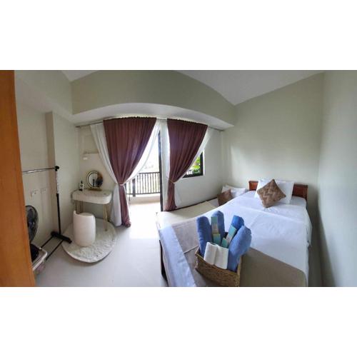 My Cozy Home in Brenthill with Balcony