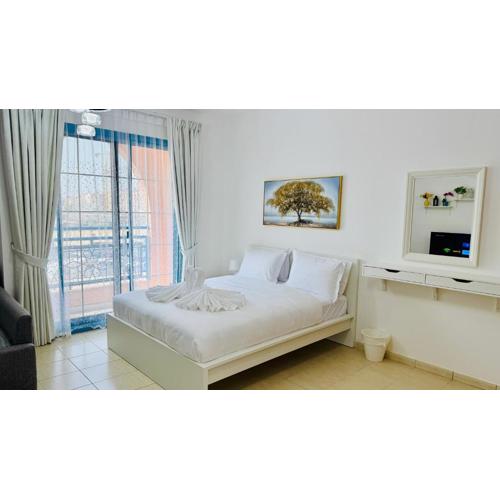 N08 Luxury Furnished Apartment with balcony Near bus stop Persia cluster