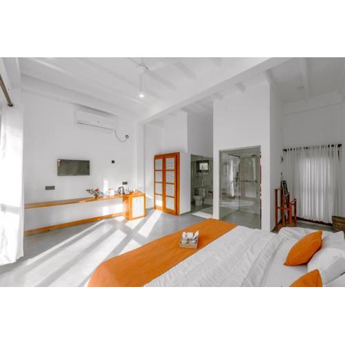 Nadia Villa Unwatuna