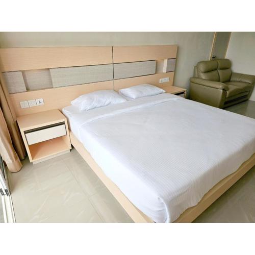 Nagoya thamrin apartment (Favehotel Building)