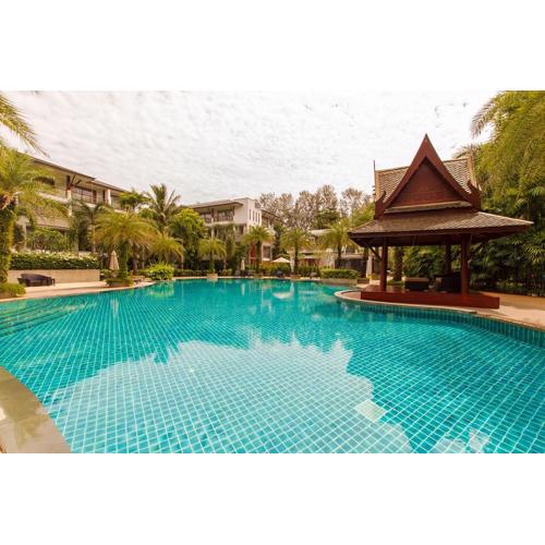 Nai Thon Beachfront Apartments