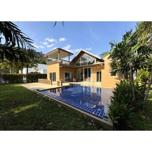 Nai Thon villa with pool, garden, rooftop terrace