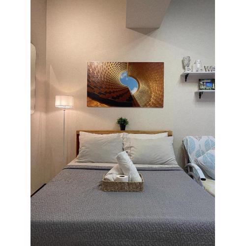 NAIA Terminal 3 Condo Newport with WIFI Netflix Pool