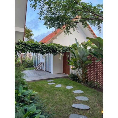 NAIA The Villa - Modern Tropical Retreat