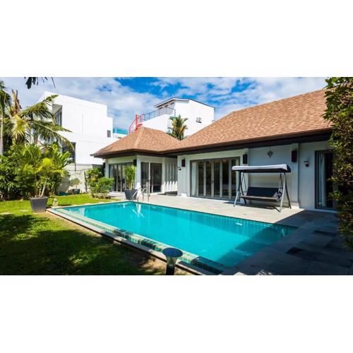 Naiharn Beach 3 bedrooms villa