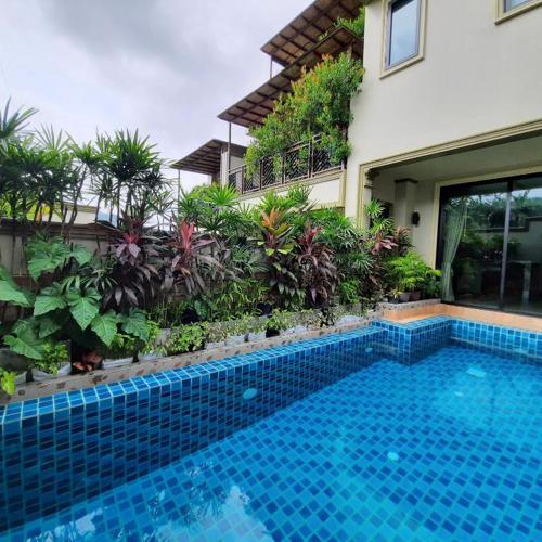 Naiharn high view villa