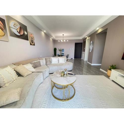 Nairobi High Rise with Balcony & Pool 24 7 Security