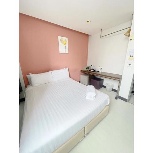 Nantra Ekkamai Hotel