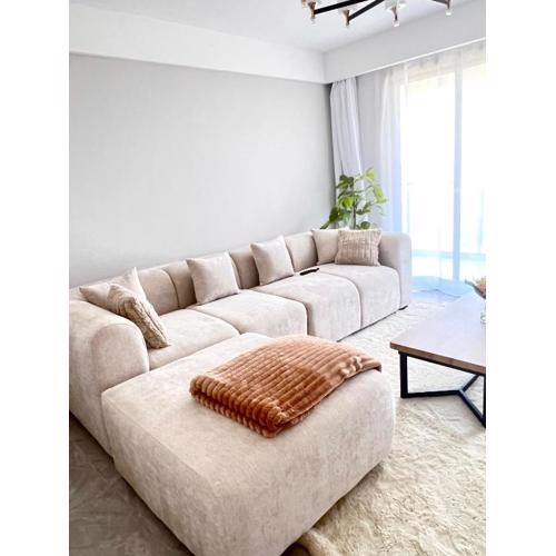 Narari 2 Bedroom, Facing Nairobi National Park, 10 mins to JKIA Airport with Gym & Pool Available