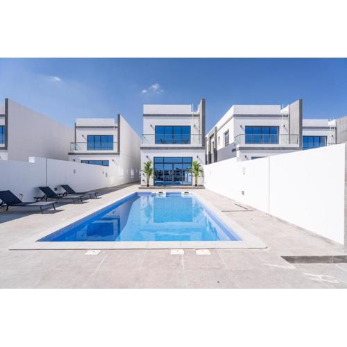 Nasma Luxury Stays - Luxurious Villa with Private Pool & Close to Beach