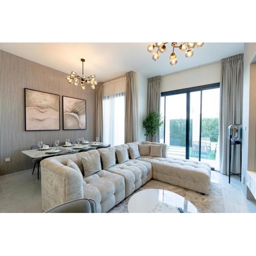 Nasma Luxury Stays - Opulent Family Escape in Marbella RAK