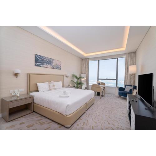 Nasma Luxury Stays - Sea-View Studio in Palm Tower with Full Amenities