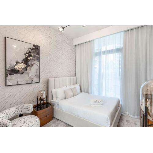 Nasma Luxury Stays - Trendy & Stylish Living Studio at Azizi Riviera 41