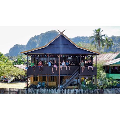 NASRUL HOUSE HOMESTAY FOR BACKPACKERS