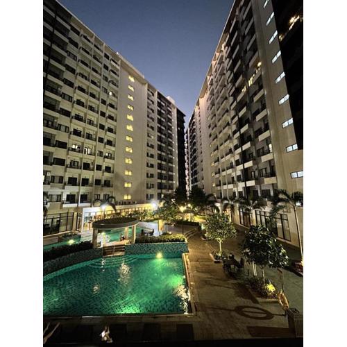 Natura Tropical Palm Suite