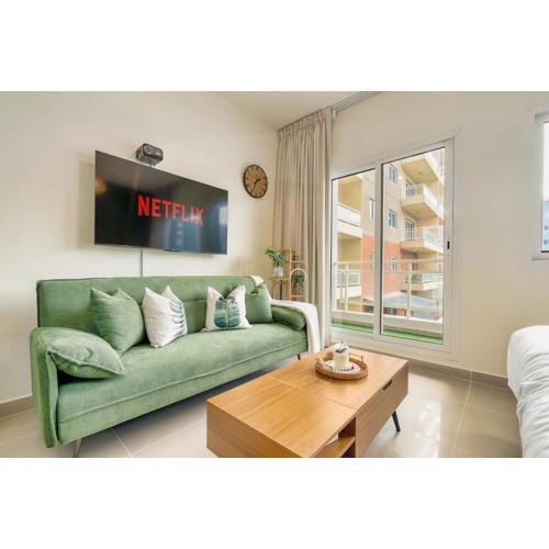 Nature-Themed Stay with 4K Projector