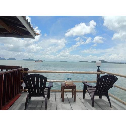 Navareeya House Seaview