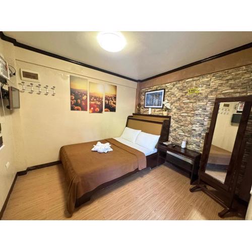 Nazarene Apartelle -R1