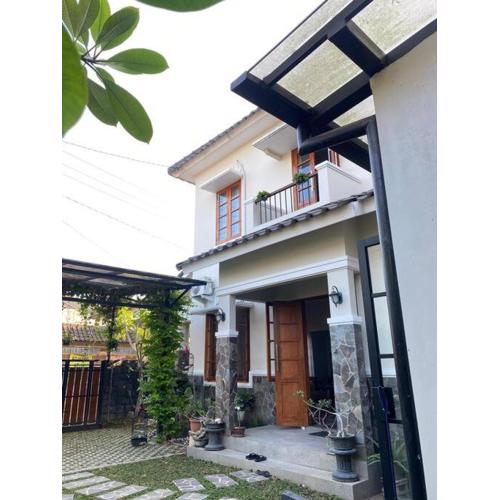 Ndalem Nitikan by Narayana