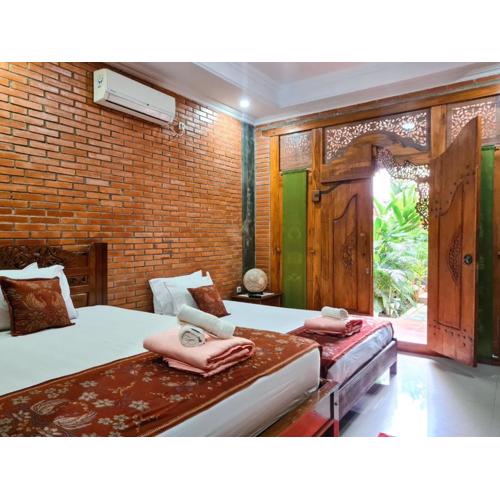 Ndalem Suryo Saptono Guest House