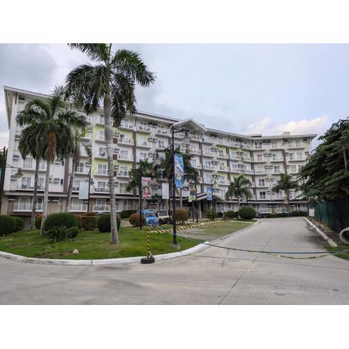 Near Airport, Affordable Coliving Space for Backpackers with Pool, Gym, and More