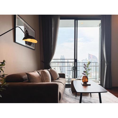 Near BTS - High Floor - Pool and Gym - Sontana