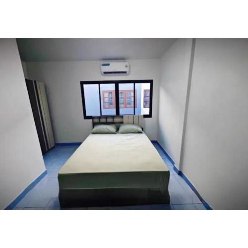 Near Bts Bangchan and Safari Townhouse one bedroom can cooking