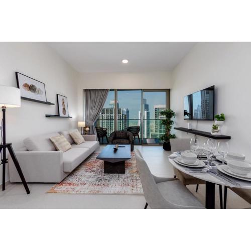 Near Burj Khalifa - 1BR Apartment in Grande Residence, Downtown - Allsopp & Allsopp