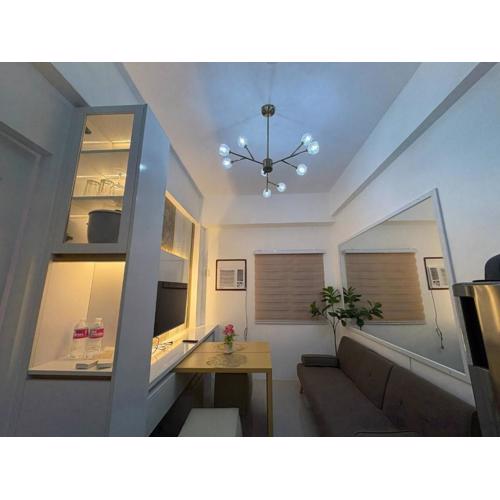 Near Mactan International airport Condo with Private Entrance and Shared Pool