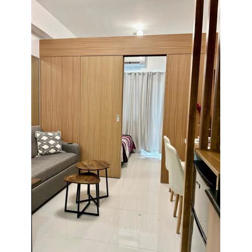 New 1BR Haven Suite Lush Residences Smart TV Netflix Hi speed internet