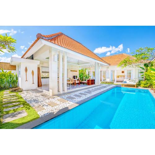 NEW 3BD Tropical Villa in Central Umalas