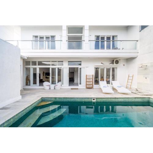 New 3BR Villa in Canggu