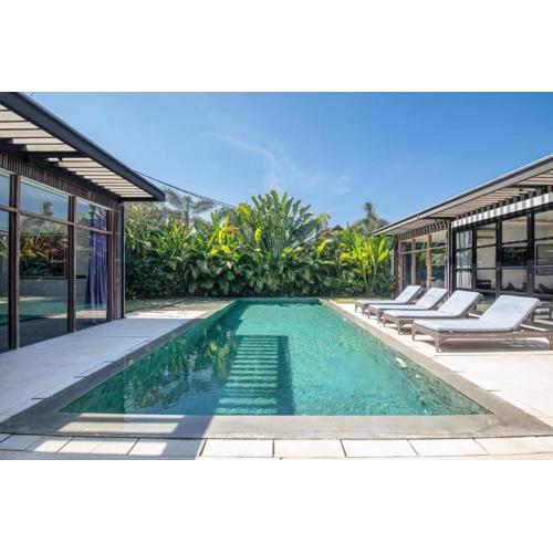 New 5br Villa, Enclosed Lounge, Canggu Oasis
