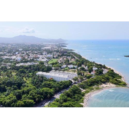 New Beachfront at Sunset Apartments 3 Bedroom 2 Bath Gym Pool PS5