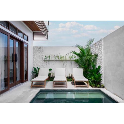 NEW Canggu Center lux 3BR Villa with Pool and View near Beach