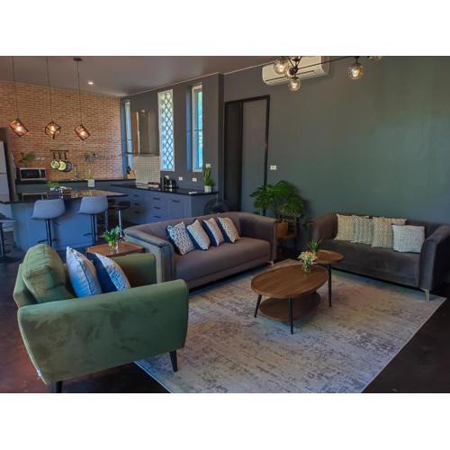 New Chapter House, 3 big bedroom, 1.5 km to centre