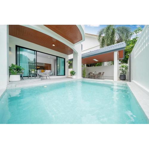 New Charming Patong Pool villa 5 mins walk Bangla beach
