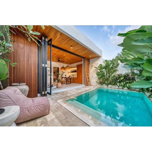 New! Chic 2BR tropical villa near Canggu