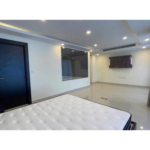 NEW! Huge Condo - Jacuzzi & Pool Access - Grand Avenue