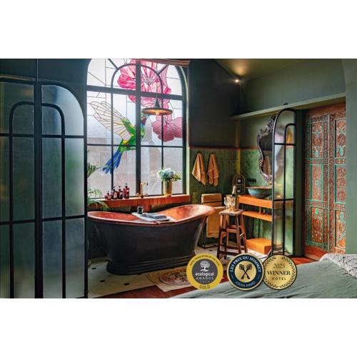 NEW Live like a Queen - Unique Victorian House